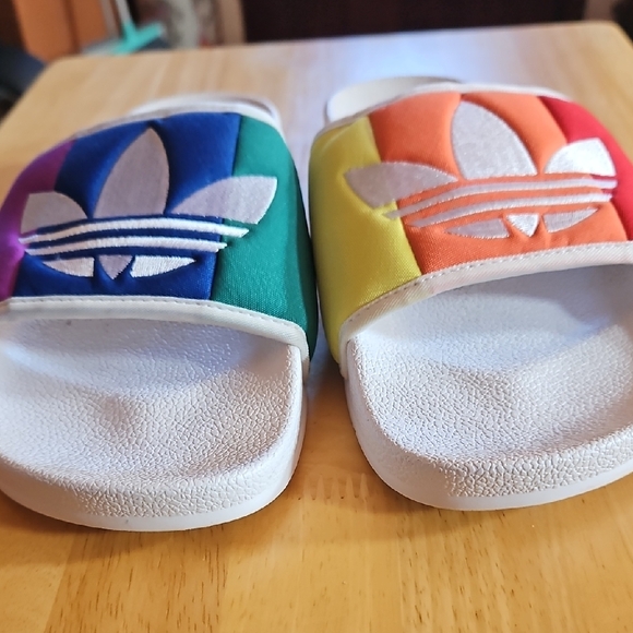 Adidas Adilette Pride Slides - Picture 2 of 10